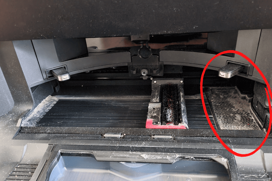 Ванночка для салфетки на станции Roborock S7 MaxV Ultra крупным планом